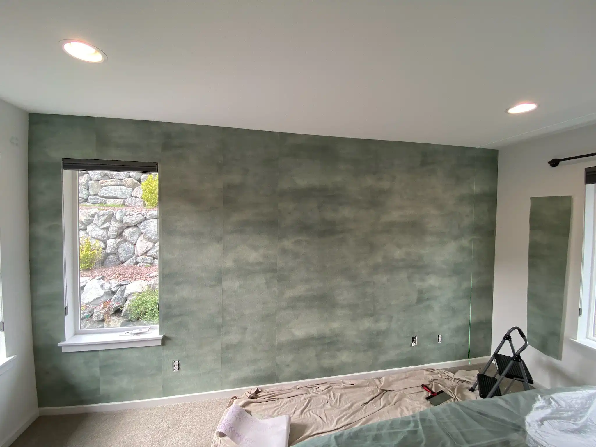 Professional wallpaper installation in Hutto