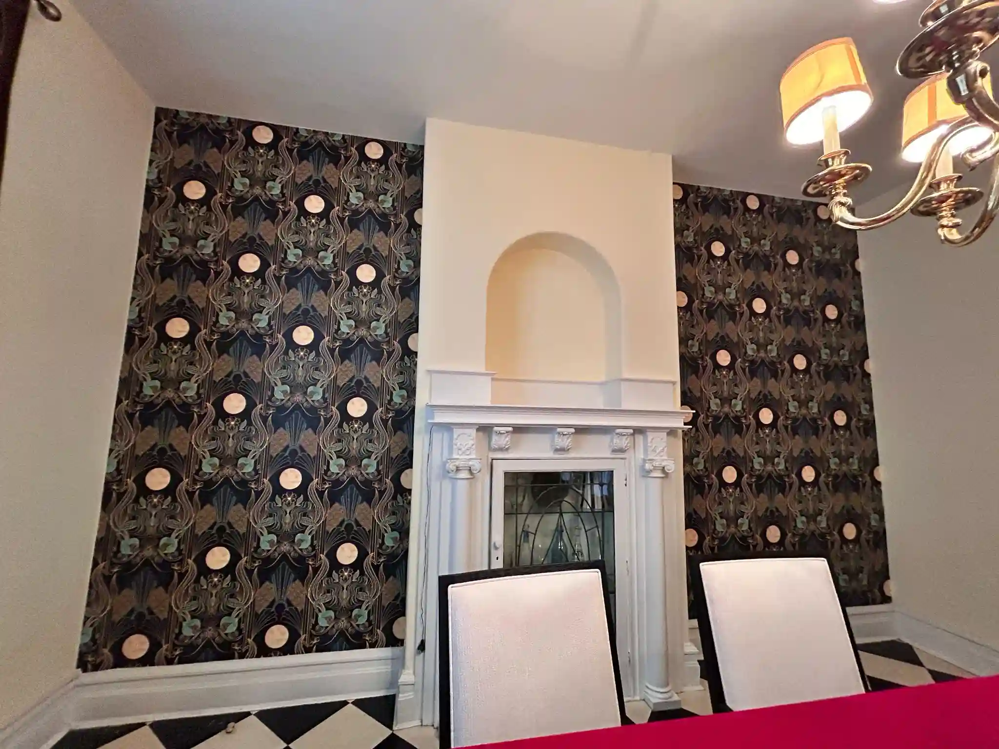 Wallpaper project planning in Taylor